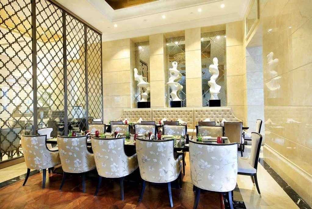 Wyndham Grand Xiamen Haicang Restoran fotoğraf